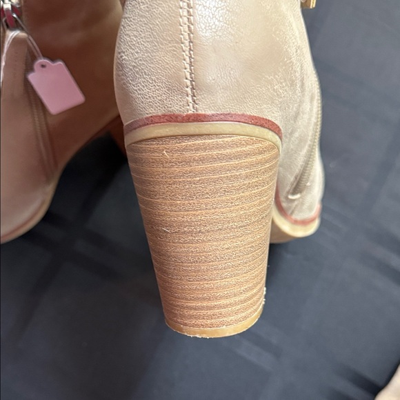 Mia heeled ankle boots size 9. - Picture 4 of 10